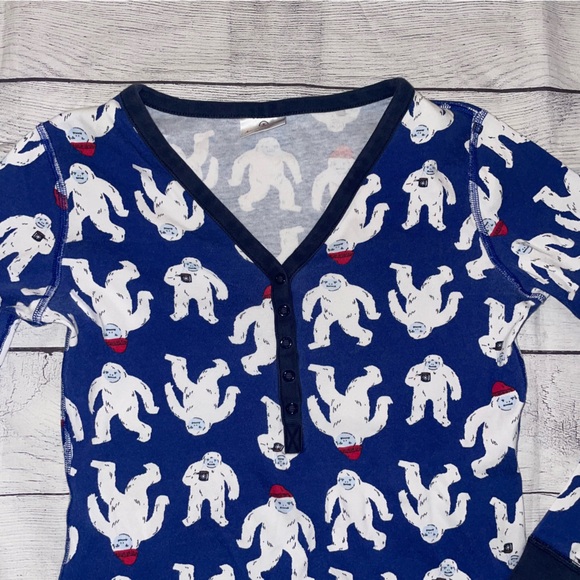 Hanna Andersson Navy Pajama Set with Yeti Print - Picture 5 of 6